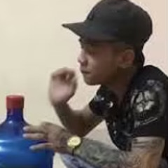 Chiều cầm côn quay
