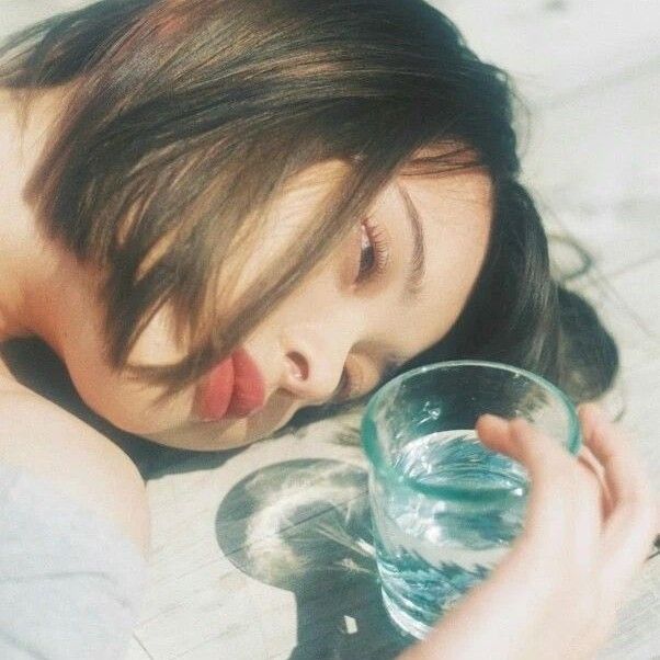 sour grapes – lesserafim