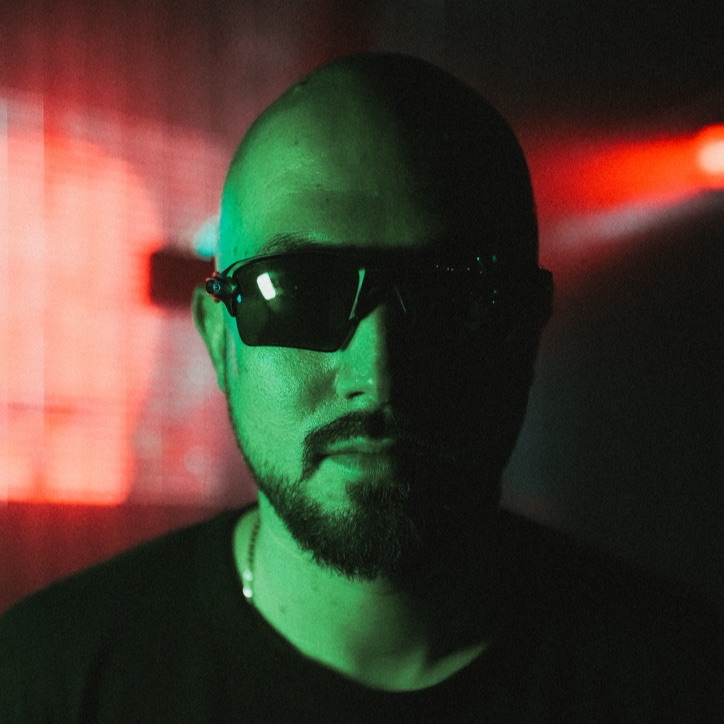 2LADE x Booty Carell & Crux Pistols – Superman Remix (TOMMY’s UKG FLIP)