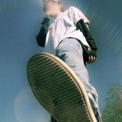 SHES NOT LOOKING INTO THE LIGHT (ᴋᴜꜱʜʙᴏɴᴇ ᴍɪx)