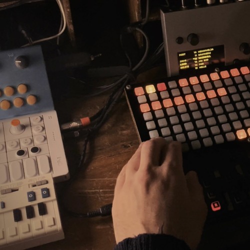 25 minutes of leftfield beats played on mlre / monome norns