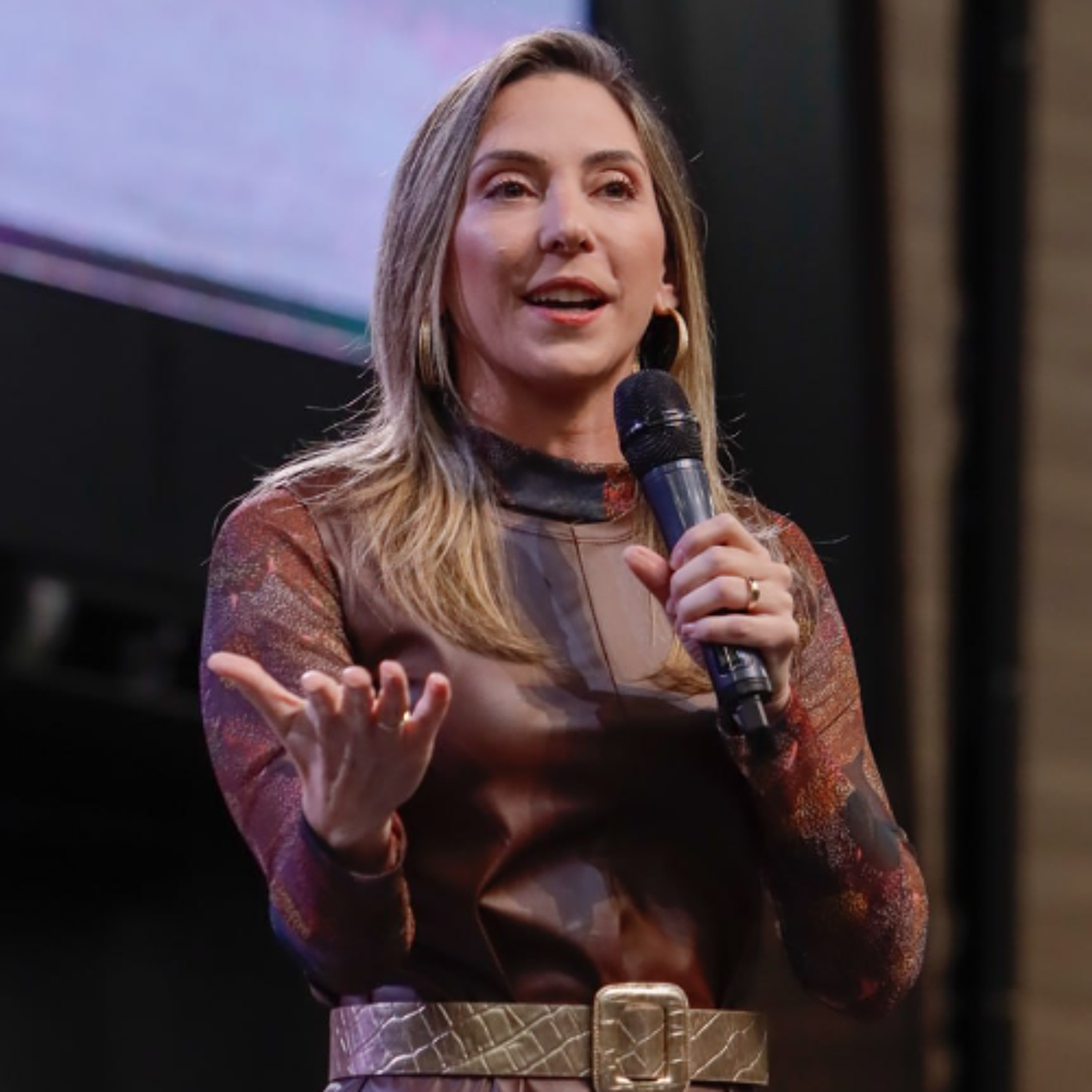 Intercessão que transforma: o poder de orar além de si mesmo - Juliana Borba