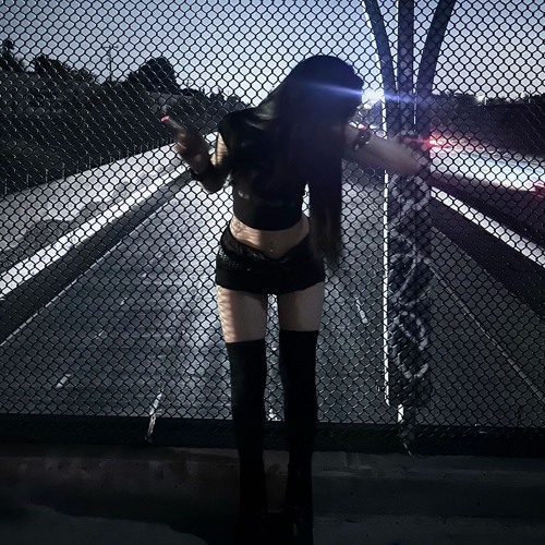 pour a line, coraline [blsq + whylunar]