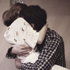 ‎⁨احضن كفوفك حبيبي..⁩