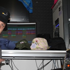 Hutmann (prod. by fknempire) (Mix Master by Satschman)