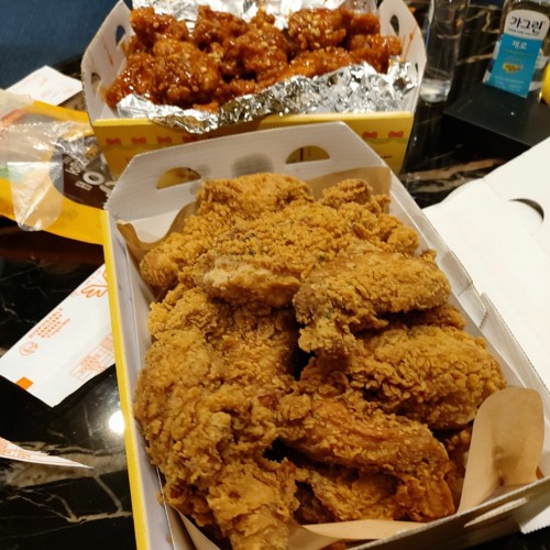 나는 갑자기 끌려나가 노는 꿈을 꾸었어