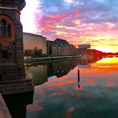 Only for great looking Booker in Berlin !