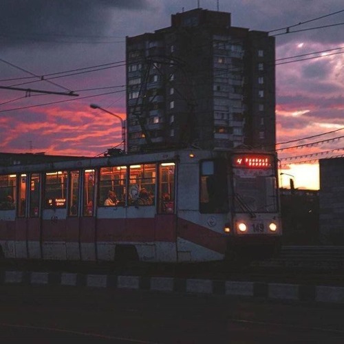 ЖИЗНЬ ПРОХОДИТ МИМО