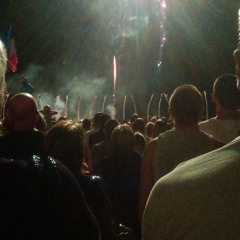 Quand On Regarde Ceux Qui Regardent Le Feu D'artifice