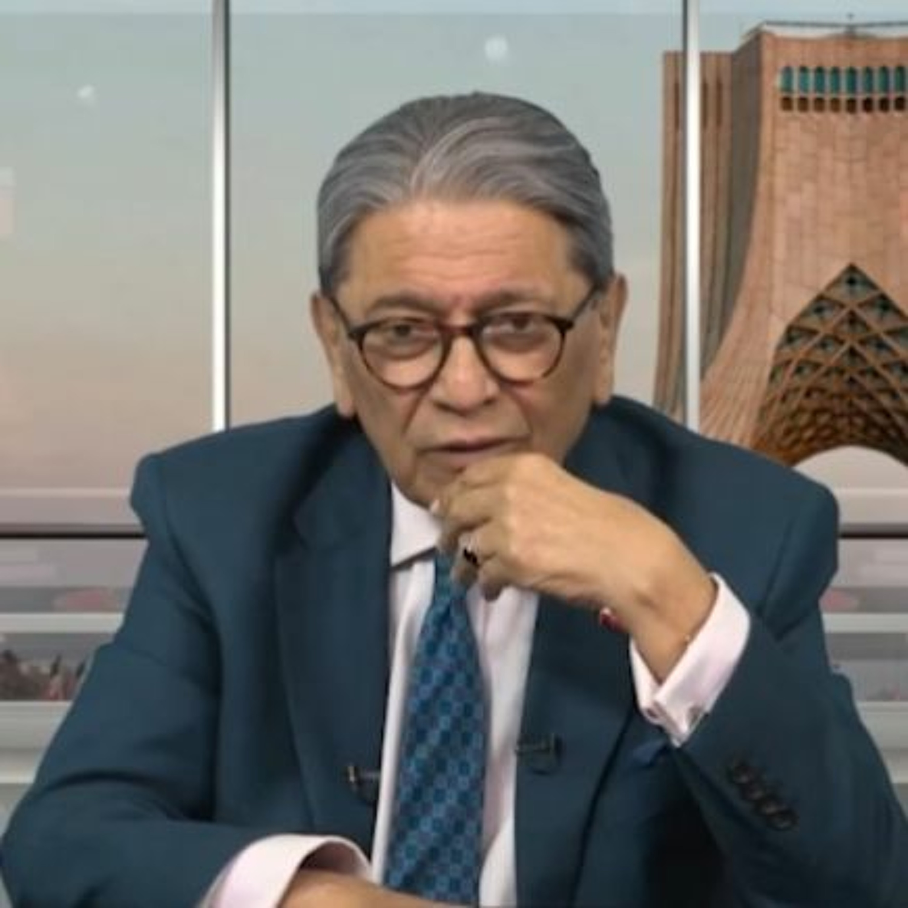 پنجره ای رو به خانه پدری سه شنبه 4 بهمن 1401 - کم حجم