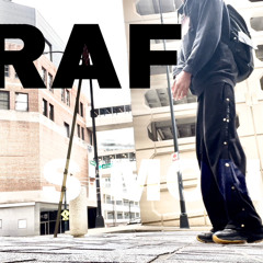 Raf Simons prod Scarekkro