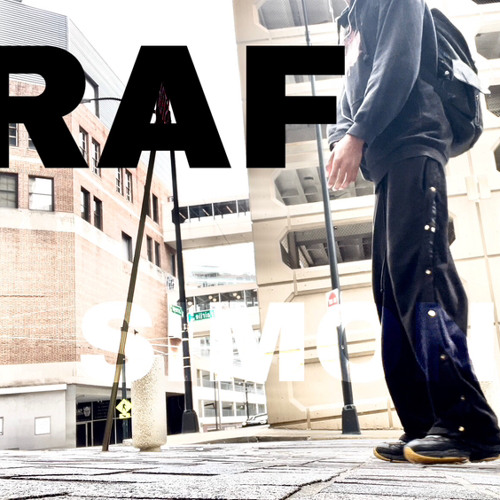 Raf Simons prod Scarekkro