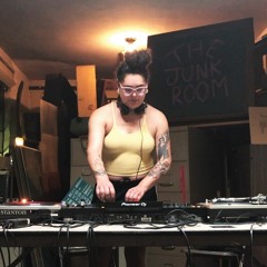 Ariel Zetina at The Junk Room