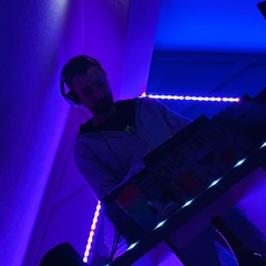 ContaCt TNT Dachboden Techno wie noch nie 1.mp3