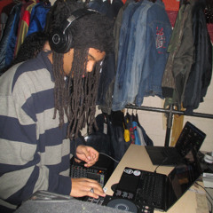 OUITHEVILLAGE RADIO VTTHRIFT CAPSULE: DAGU SET