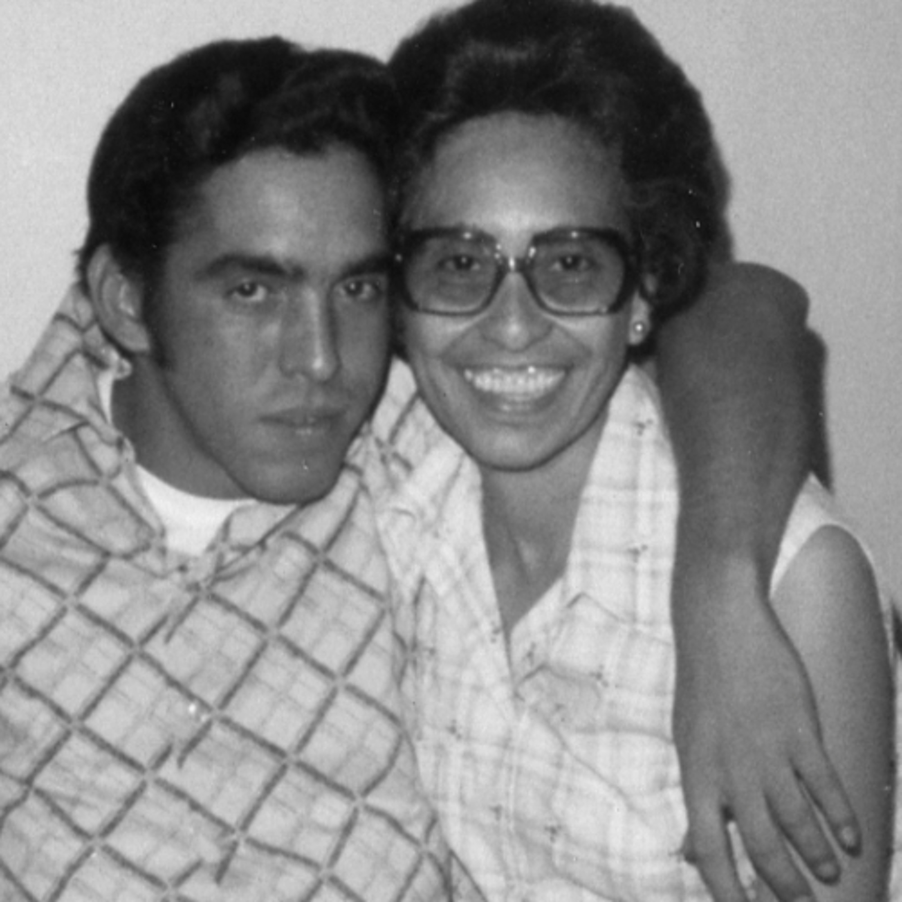 La historiadora cubana Ada Ferrer habla de su libro de memorias y el dolor de la separación familiar episode artwork