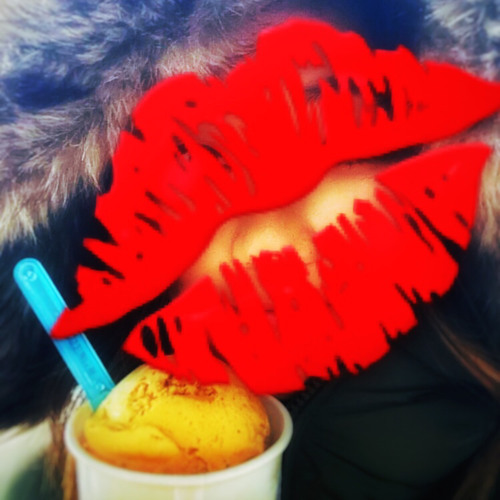 The bouji bitch wants ice tea