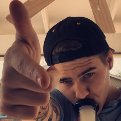 Smoked Out (Feat.E z r a)