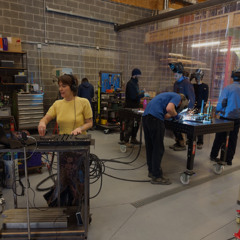 Playing music in a lab in Brussels - Anyplace is fine Ep.4 / Isa