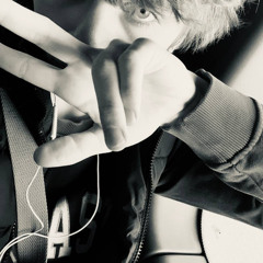 Влюблён<3(feat. KaYReaL)