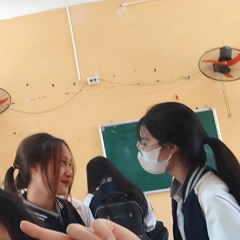 nửa trên là sự thật, nửa dưới là văn thơ.