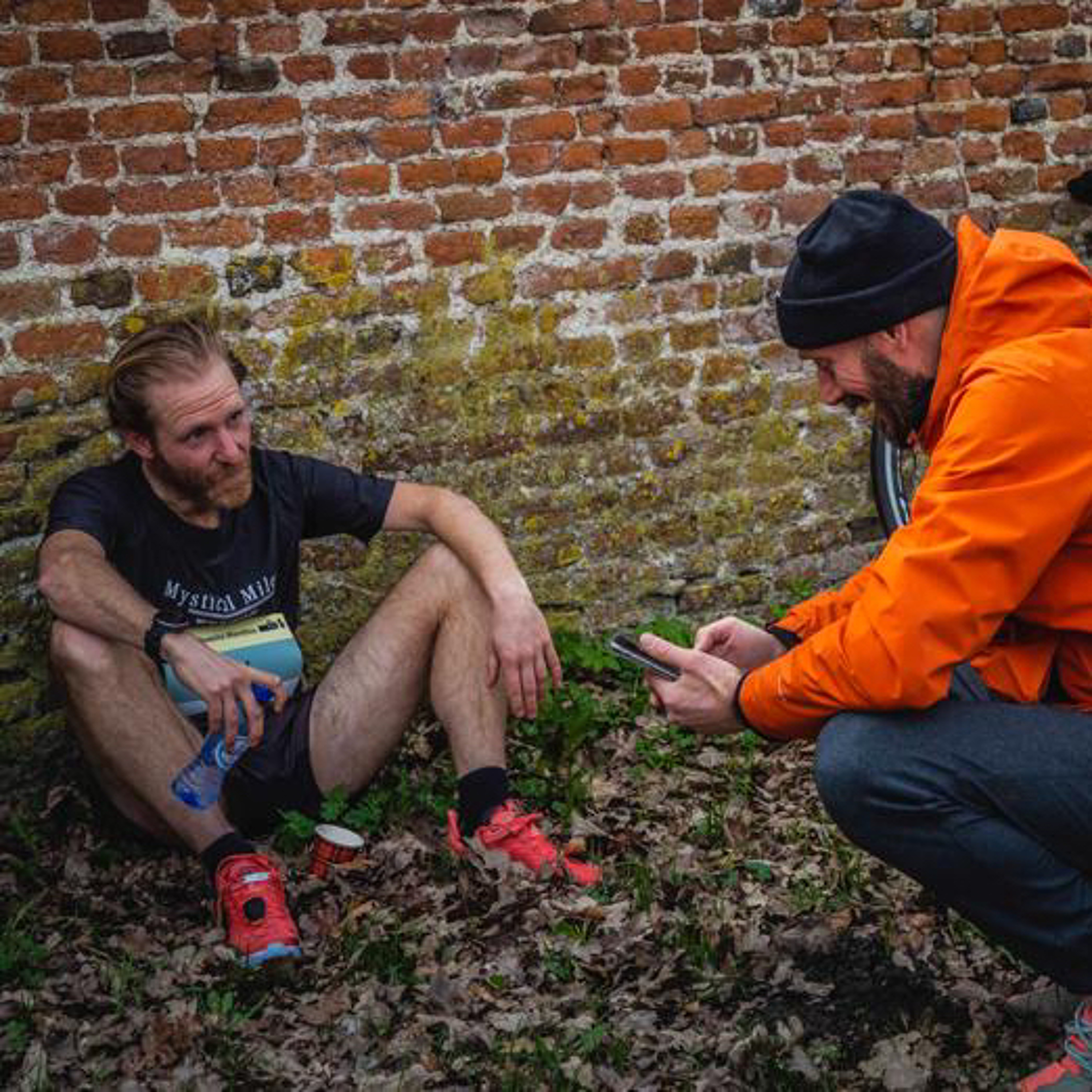 Klaas en Koen lopen weg