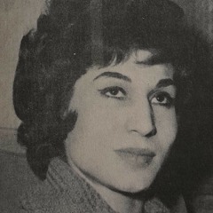 قاعد معاي .. وبنشرب شاي