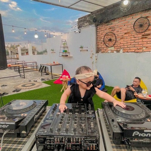 OJO DIBANDINGKE X SIKOK BAGI DUO MIXTAPE - 2022 (DJ WIYAN WIRAWAN).mp3