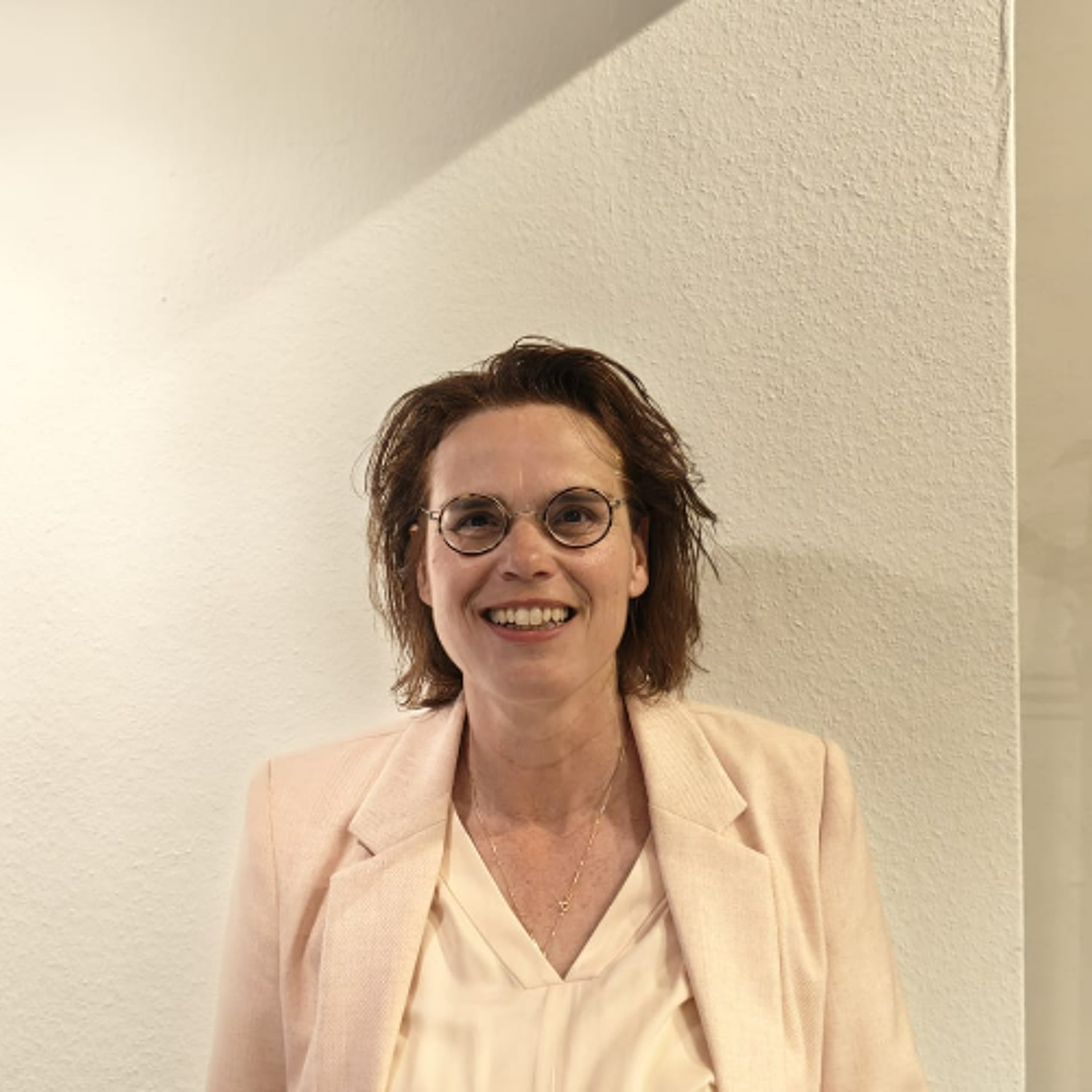 2026-07-09 Wethouder van Hellemondt over aangenomen regiovisie en verordening jeugdhulp Voorschoten episode artwork