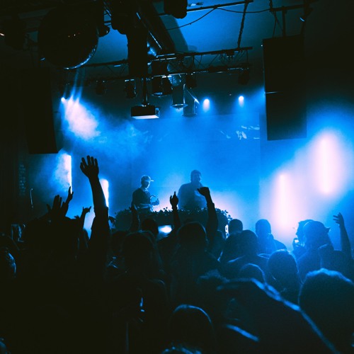 Stream Hollaback Girl Dub (Free DL) by Pacifix aka Gbar Listen online