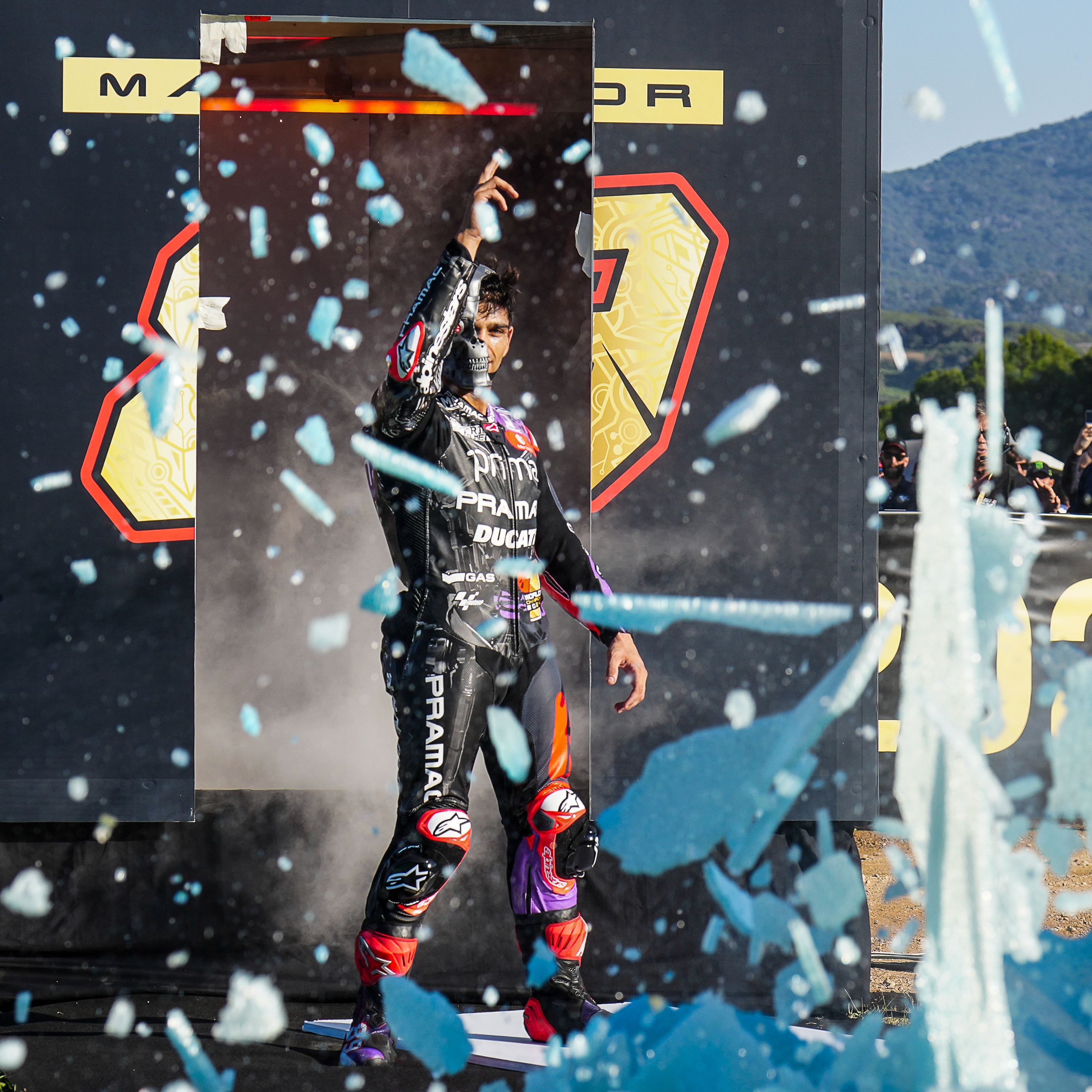 Pitlane #111 - Mart1nator
