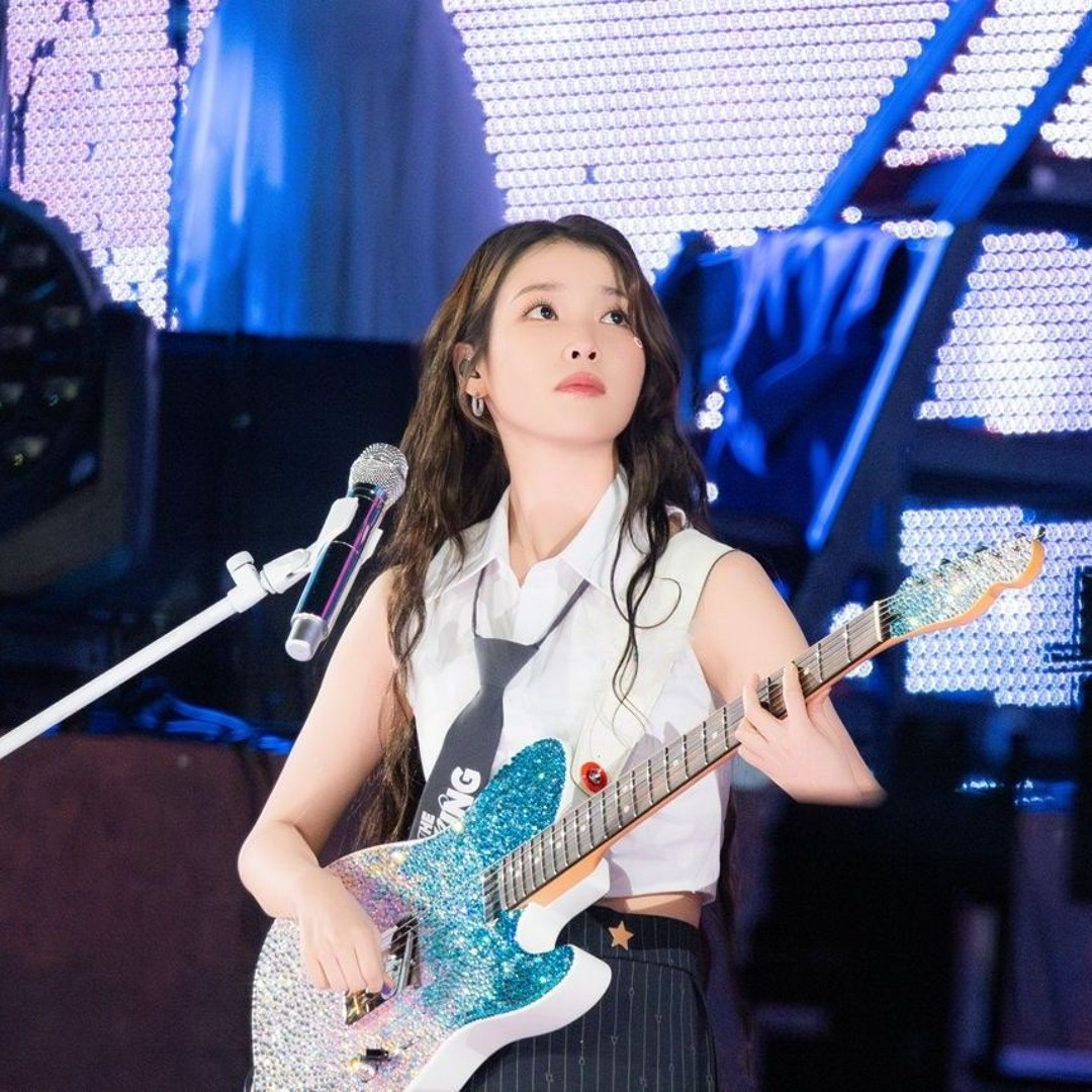 Stream IU '바이, 썸머 (Bye summer)' Live Clip (2024 IU HEREH WORLD