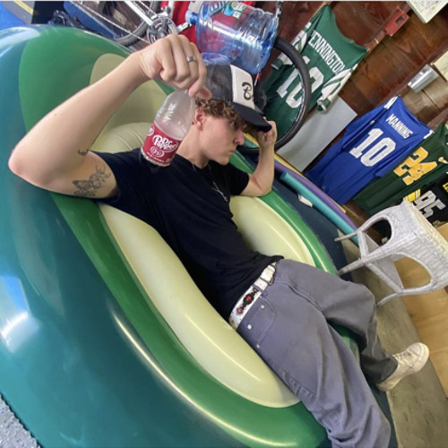 red october ft. rit (prod. yunny goldz)