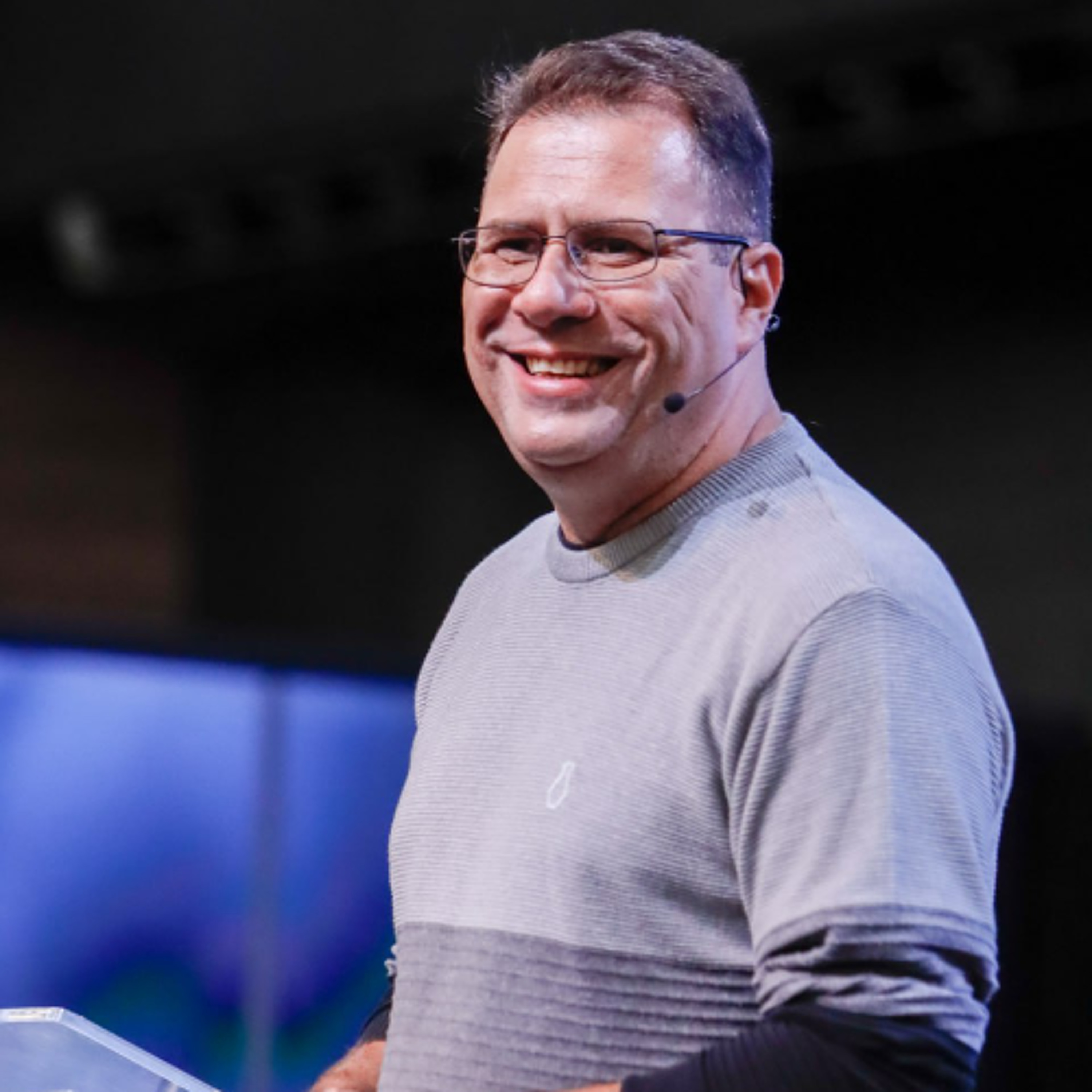 Confie em quem te prometeu: Deus é muito maior que as circunstâncias. - Jairo Pacheco