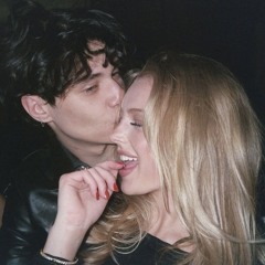 انا وقلبي نتفق ان الغلا والحب لك