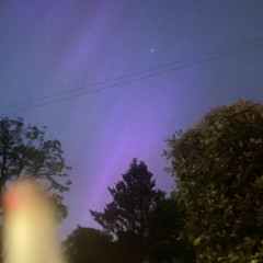 I saw the northern lights with my own two eyes while smoking on my parents’ porch at midnight