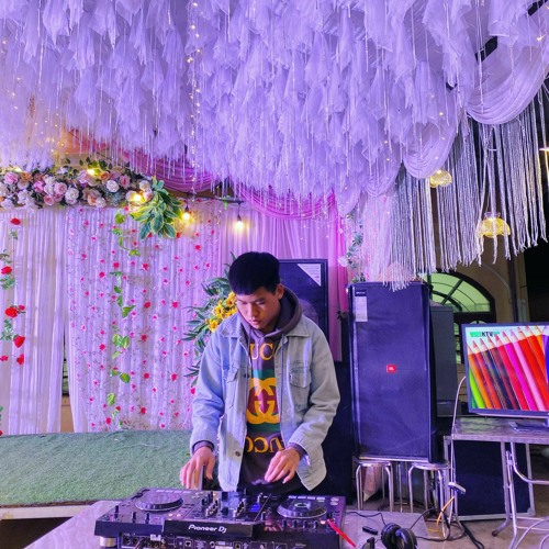 Mọi Người Đầy View Giúp Em Nào