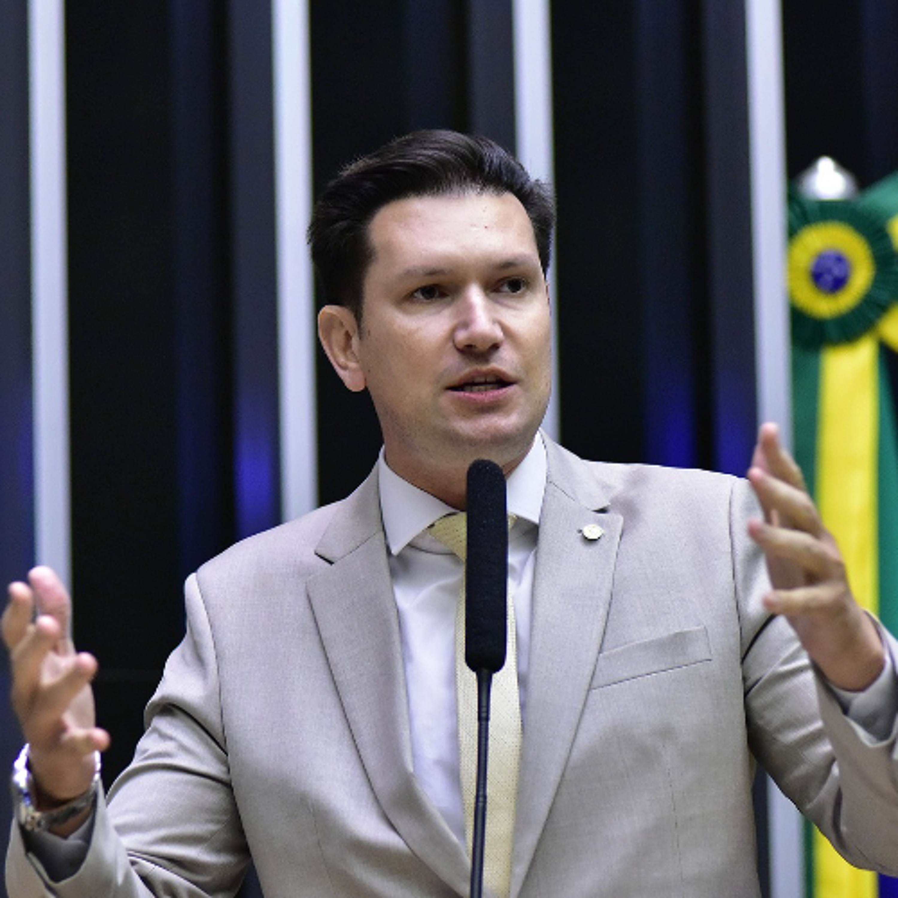 Gilson Marques minimiza atrito entre Novo e PL em SC após falas de Zema episode artwork