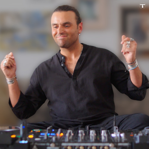 Debease | Deep Progressive House Set | Tiny Table Radio Ep 18