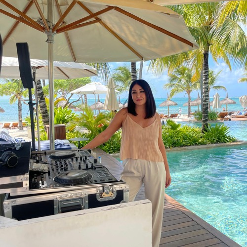 Susana Lee -  @ La pointe Beachclub One&Only Mauritius