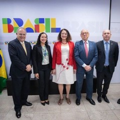 Satc discute parcerias internacionais com ministra, em Brasília