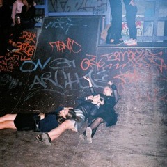 START A RIOT , SHE THROW IT BACK