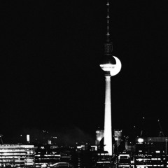 T-Fest - 11 pm in Berlin (Slowed + Reverb)
