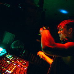 Absence of Light | Dark melodic Schranz, Hard Techno | 18.08.25