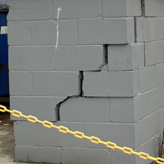 The diamond spins the silence sits