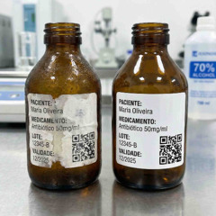 Segurança na Rotulagem de Farmácias de Manipulação :  Por que o Papel é um Risco?