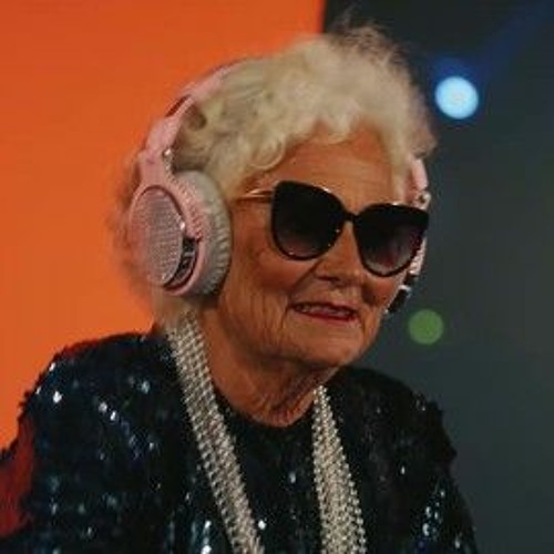 Dj Oma x Gezellige Uptempo _ Oma's aan de Top