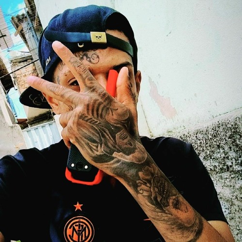 MEDLEY - MC GW MC DIOGO - PISCA A XEREQUINHA , 2F TE EMPURRA TUDO - DJ 2F DO PC