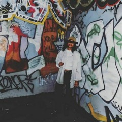Loves a wall