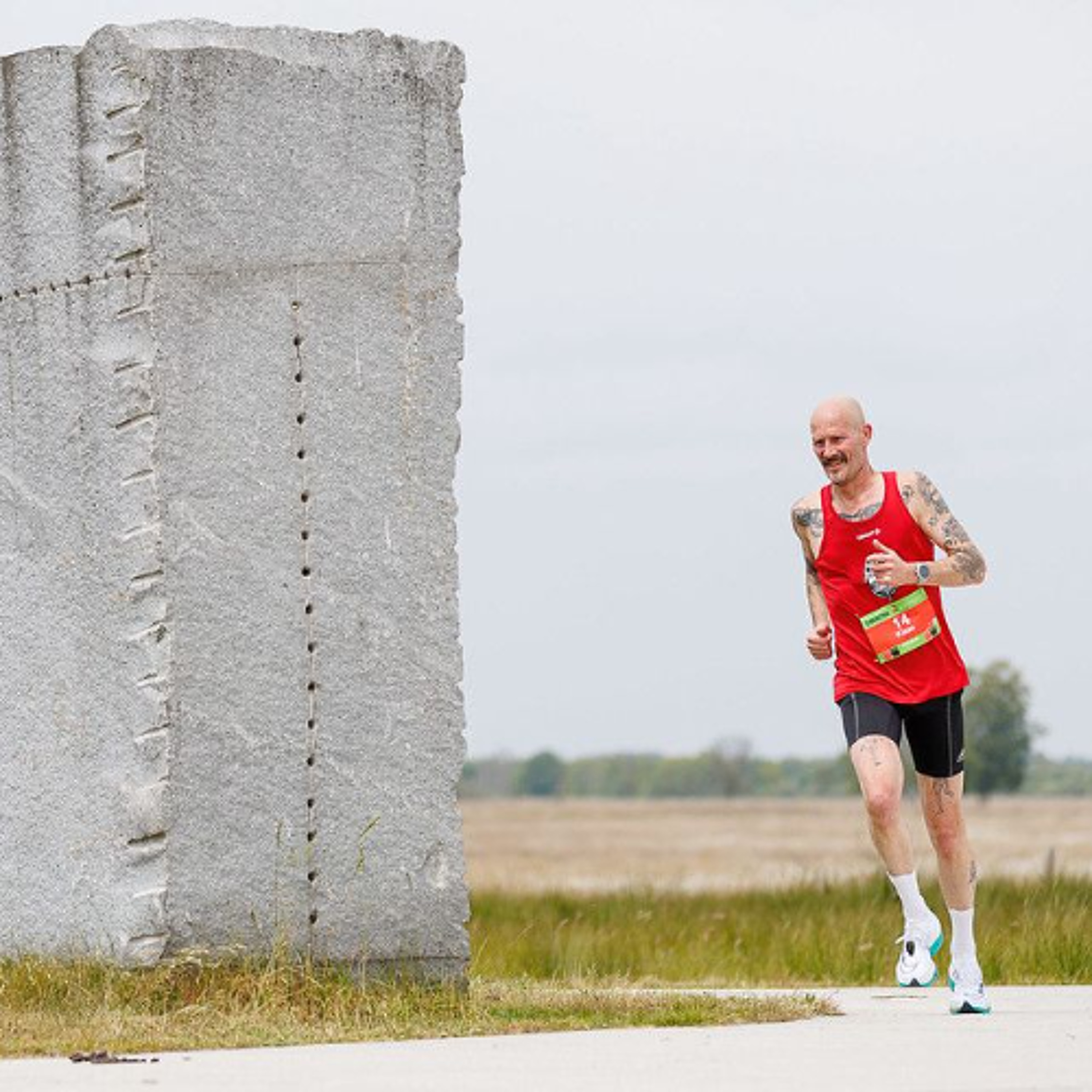 Klaas en Koen lopen weg